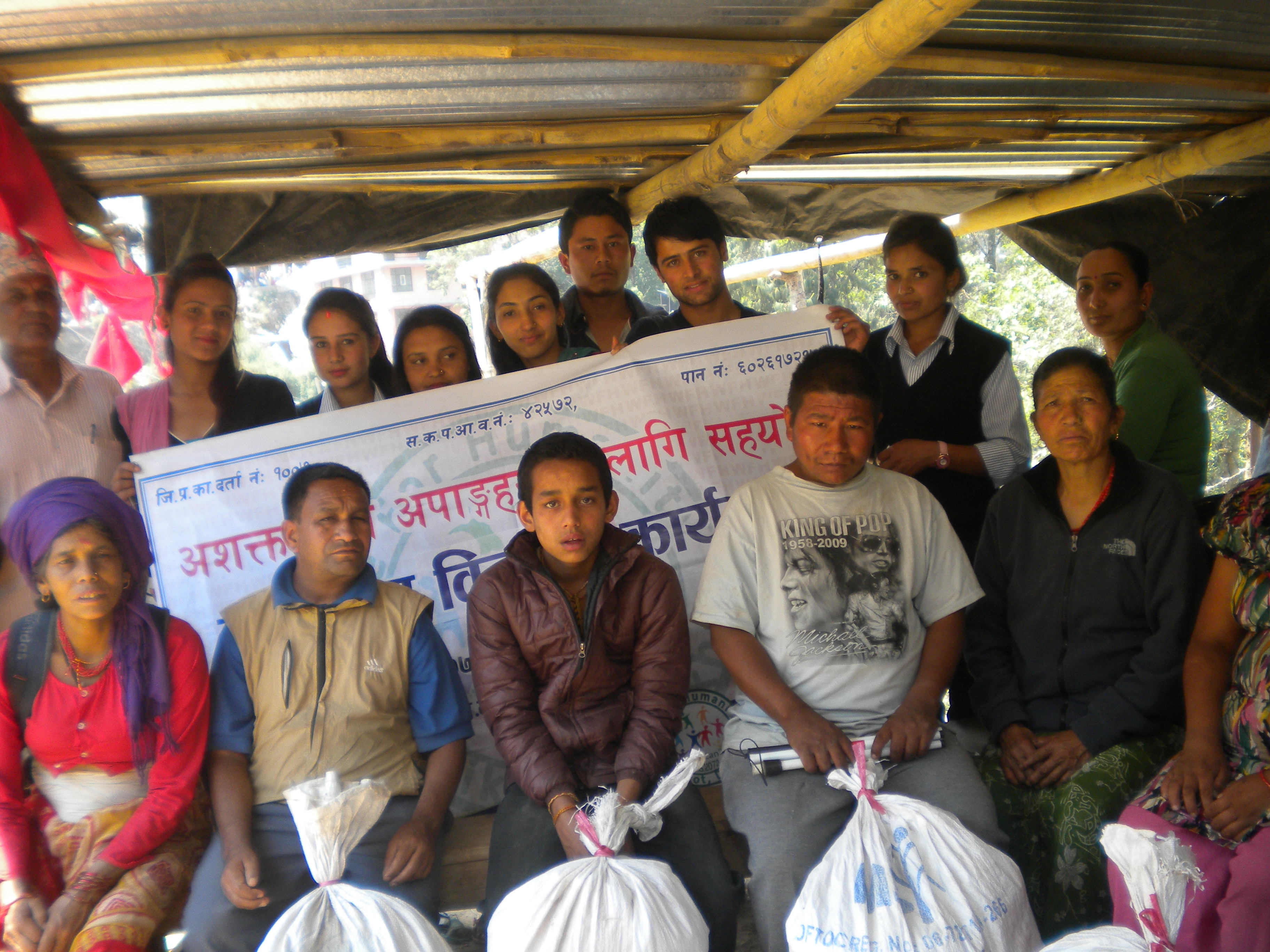 Food distribution in Mutthi Dan Program to needy peoples